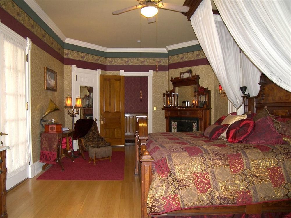 Alexander Mansion Bed & Breakfast Winona Esterno foto