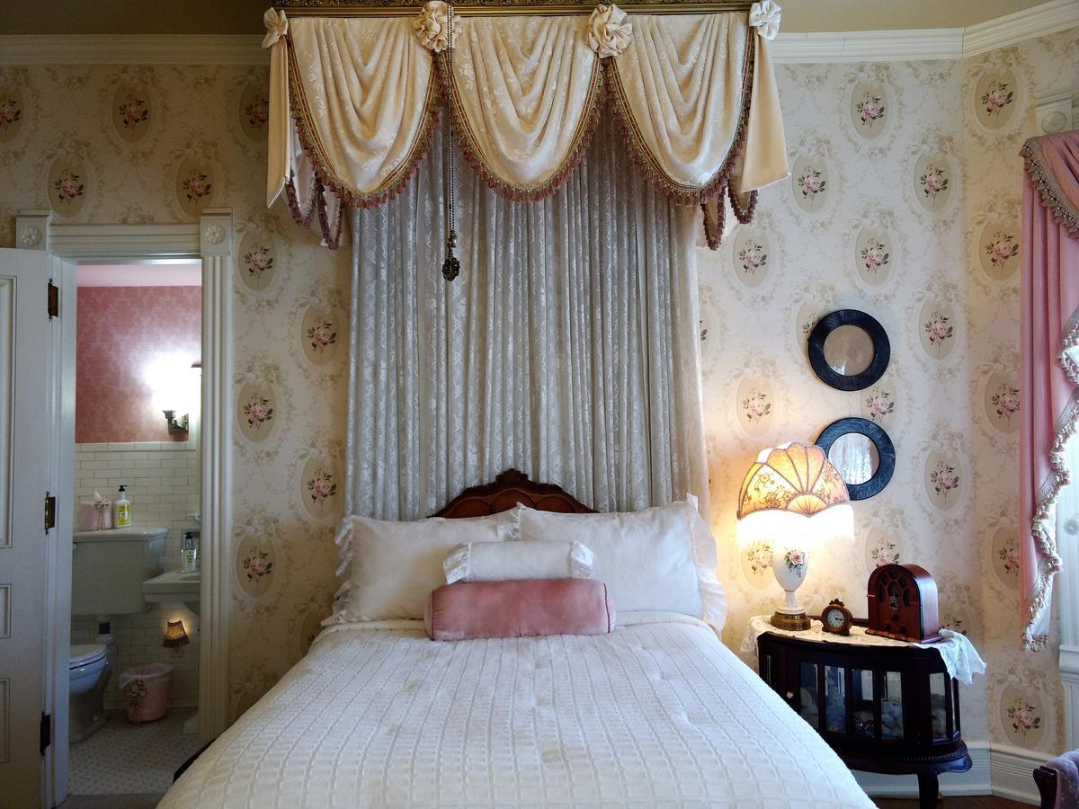 Alexander Mansion Bed & Breakfast Winona Esterno foto