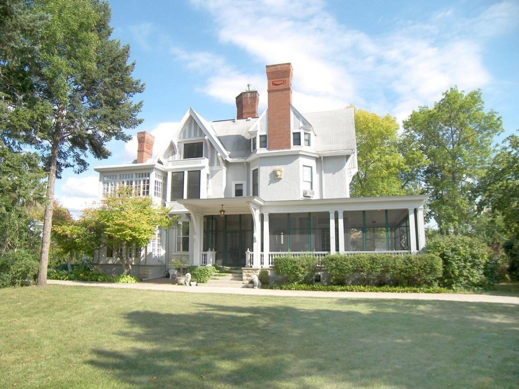 Alexander Mansion Bed & Breakfast Winona Esterno foto