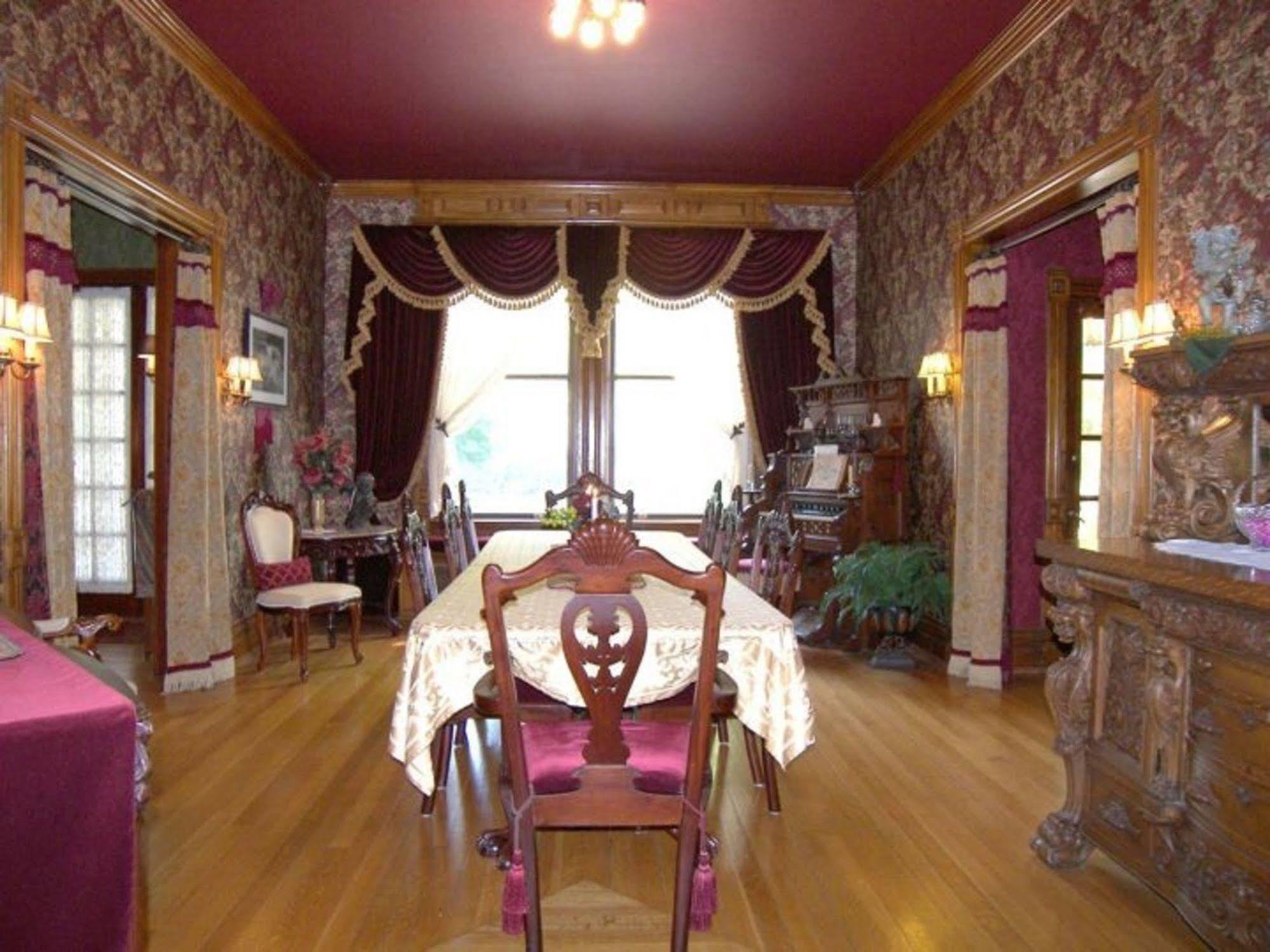 Alexander Mansion Bed & Breakfast Winona Esterno foto