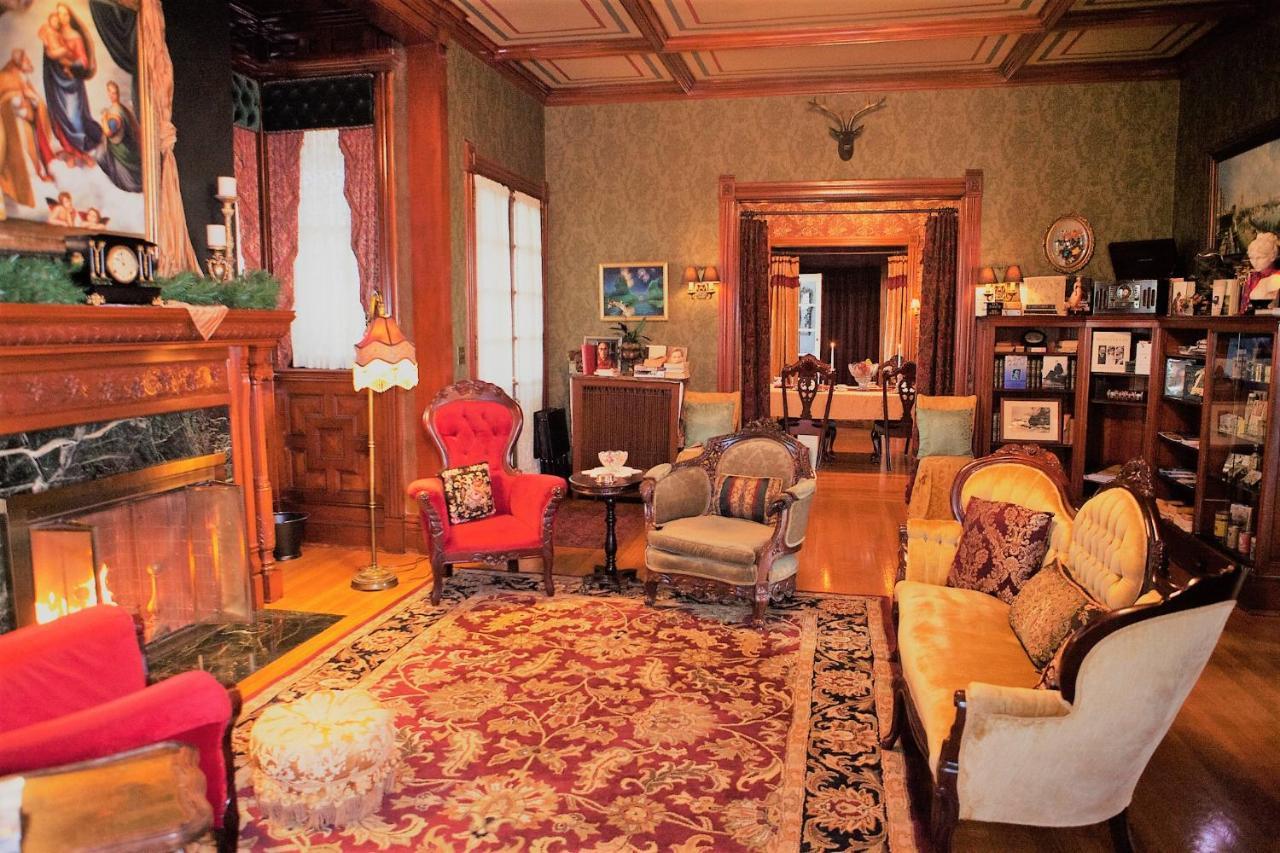 Alexander Mansion Bed & Breakfast Winona Esterno foto